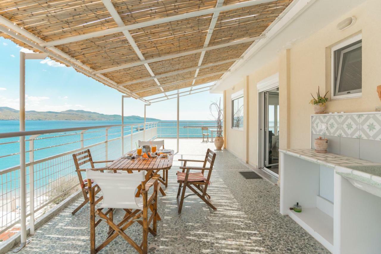 شقة Seafront Penthouse Leo كالاماتا المظهر الخارجي الصورة